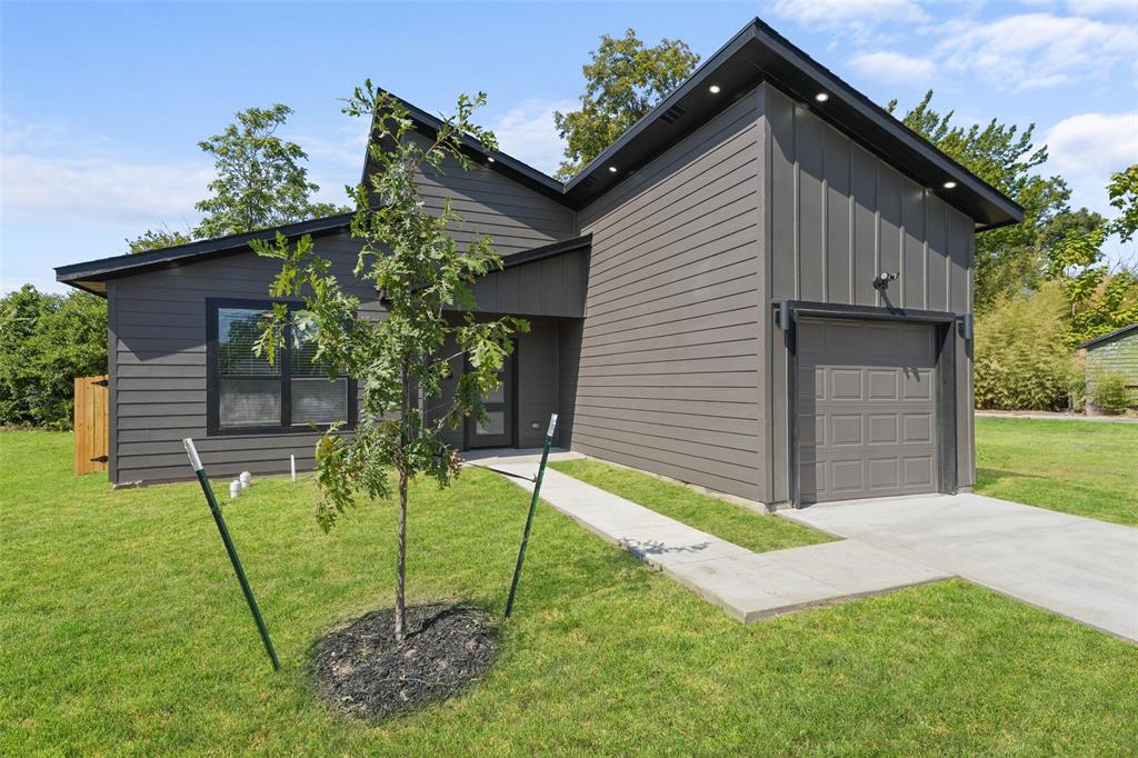 2723 Lagow Street Property Photo 30