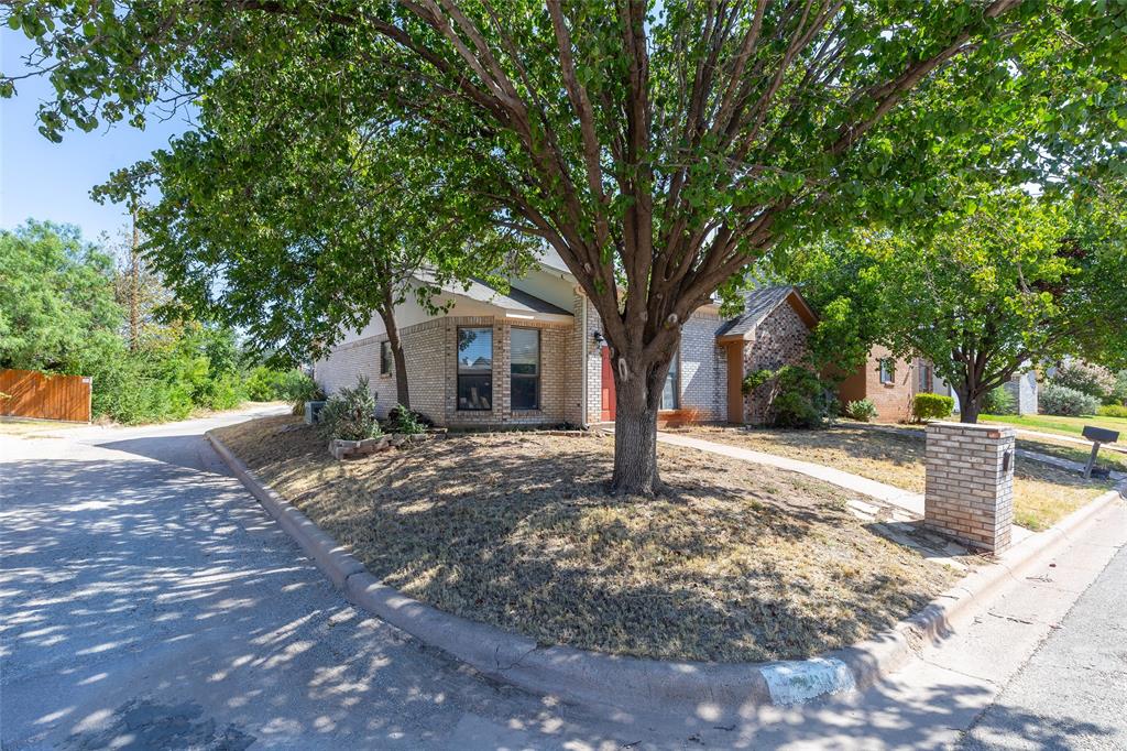 3198 Chimney Circle Property Photo 2