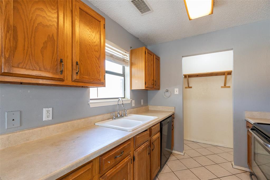 3198 Chimney Circle Property Photo 10