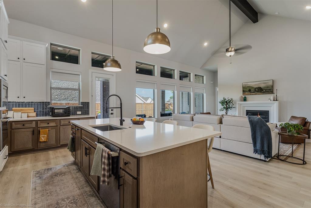 1815 Terraces Boulevard Property Photo 8