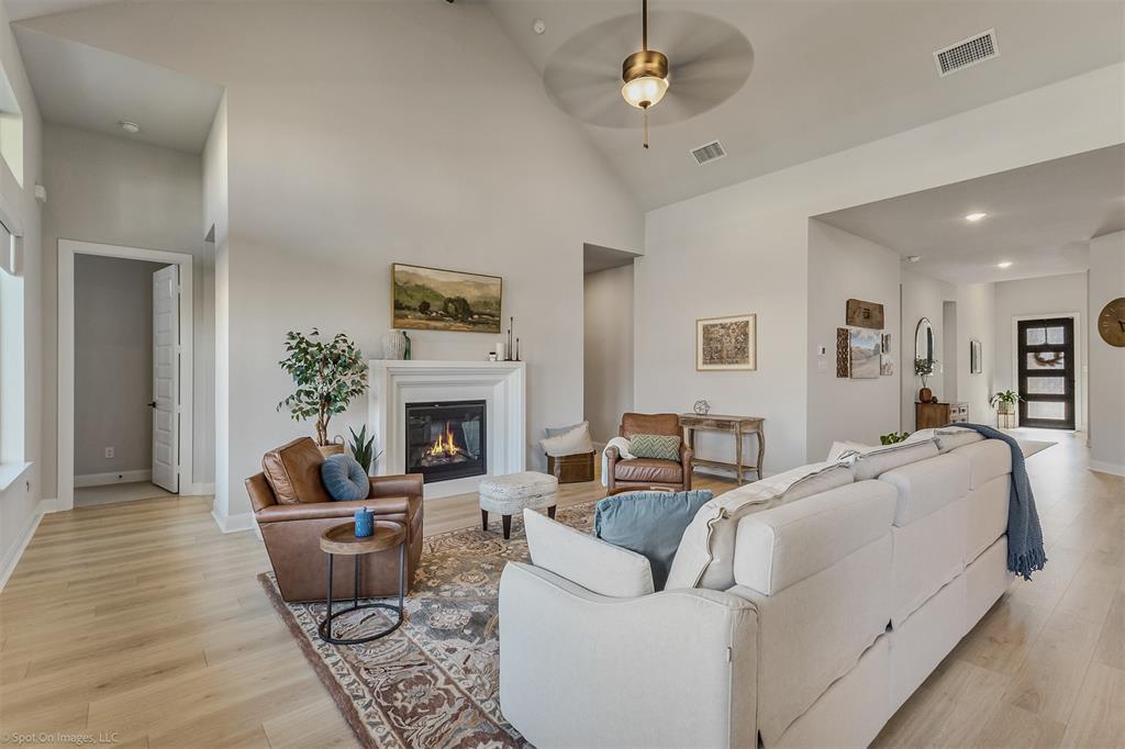1815 Terraces Boulevard Property Photo 11
