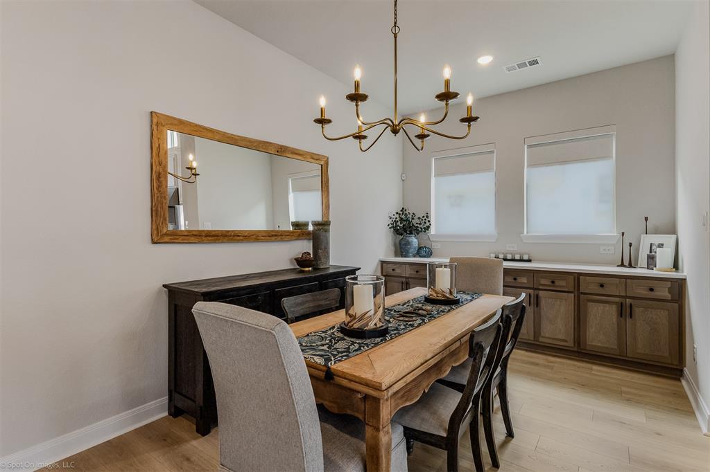 1815 Terraces Boulevard Property Photo 15