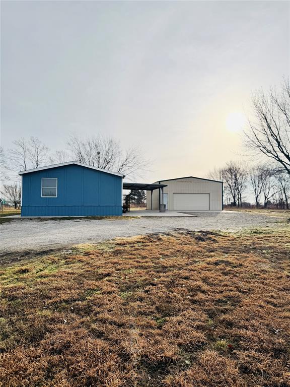 6553 Private Road 2270 Property Photo 1