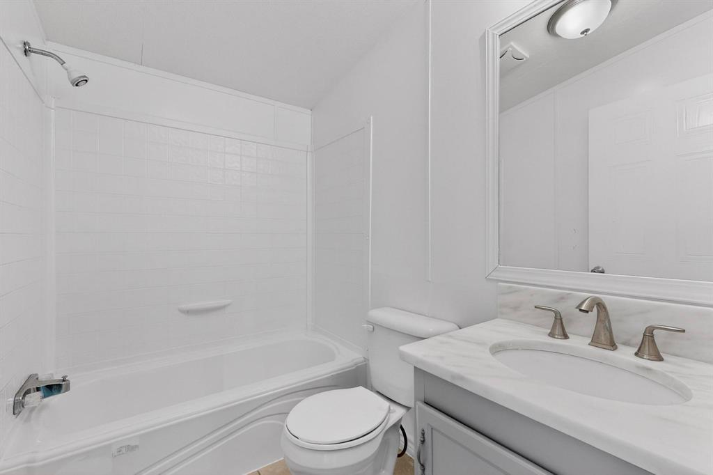 6553 Private Road 2270 Property Photo 10