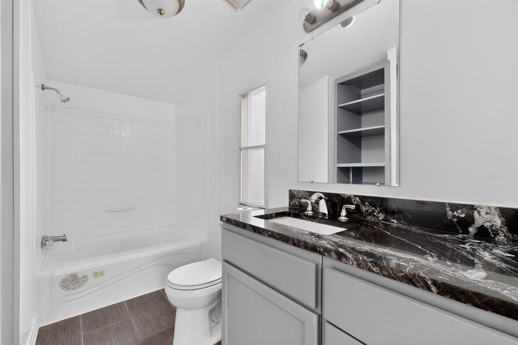 6553 Private Road 2270 Property Photo 14