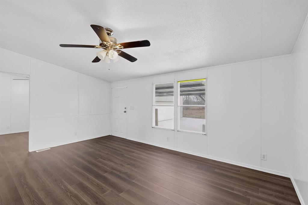6553 Private Road 2270 Property Photo 15