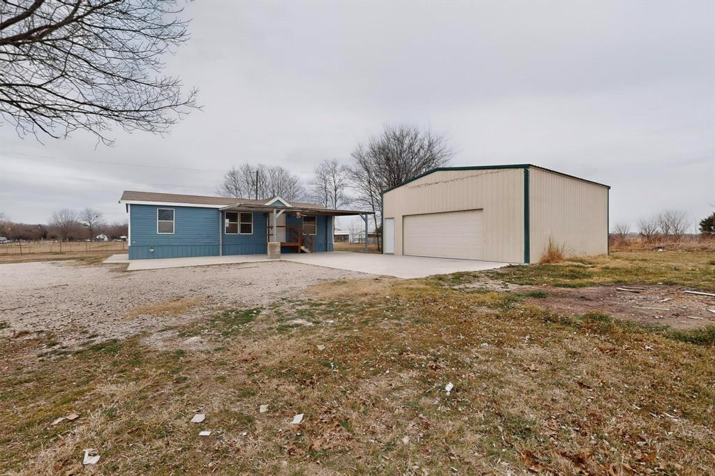 6553 Private Road 2270 Property Photo 17