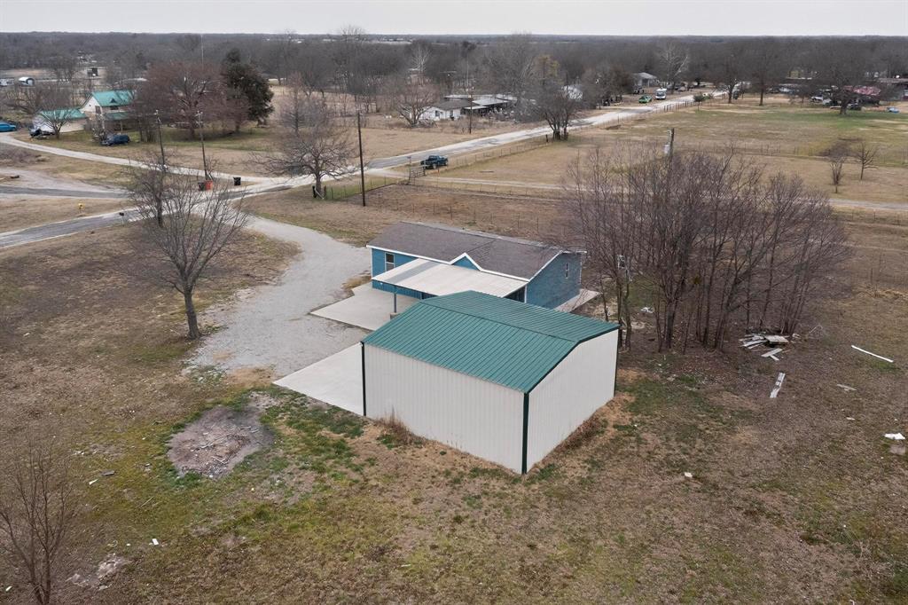6553 Private Road 2270 Property Photo 25