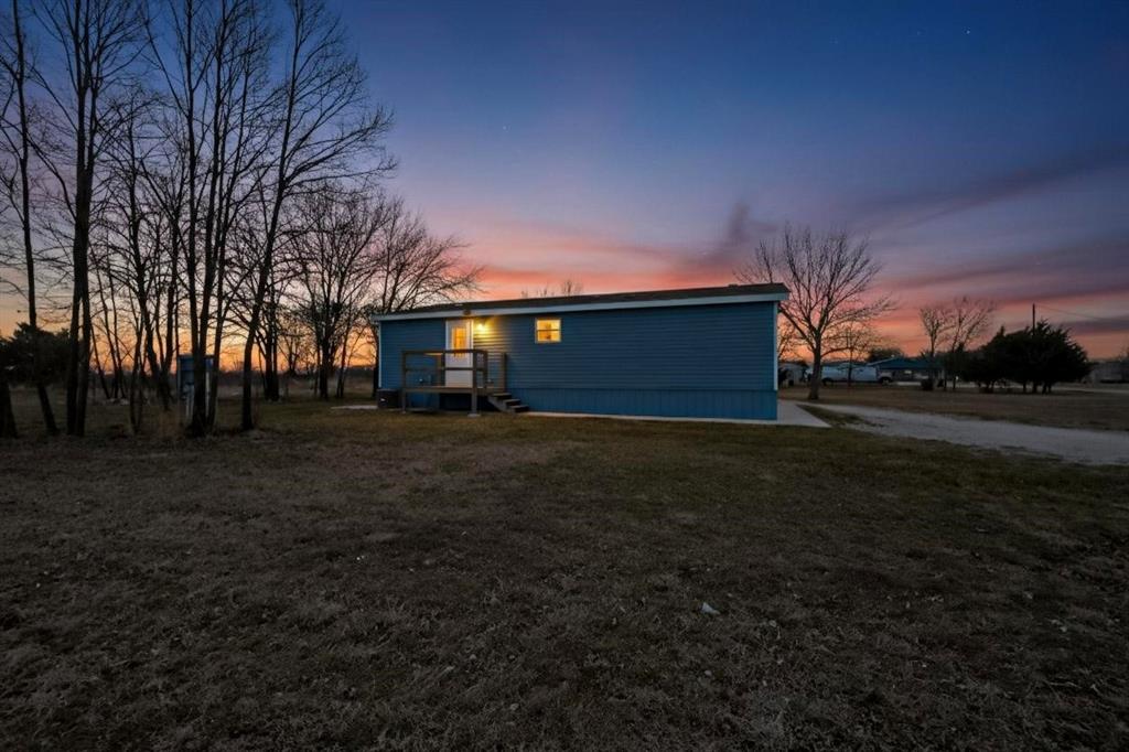 6553 Private Road 2270 Property Photo 28