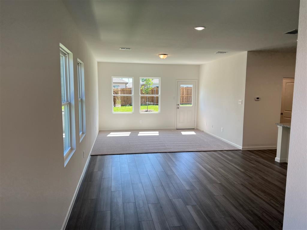 752 Richmond Drive Property Photo 4