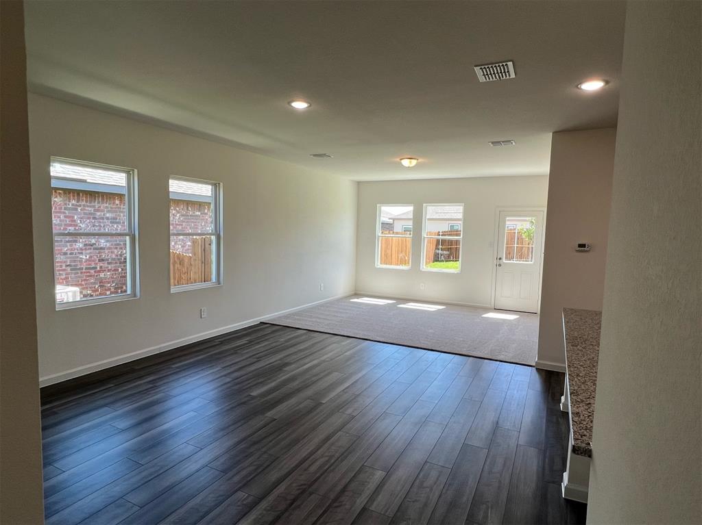752 Richmond Drive Property Photo 7