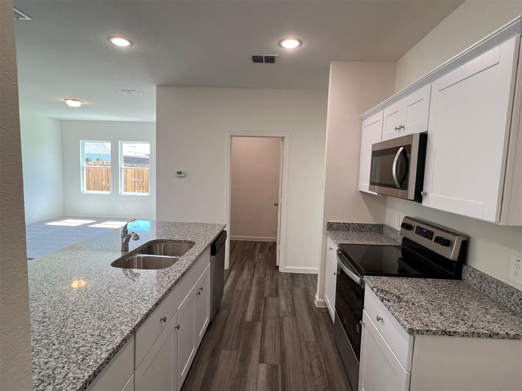 752 Richmond Drive Property Photo 8