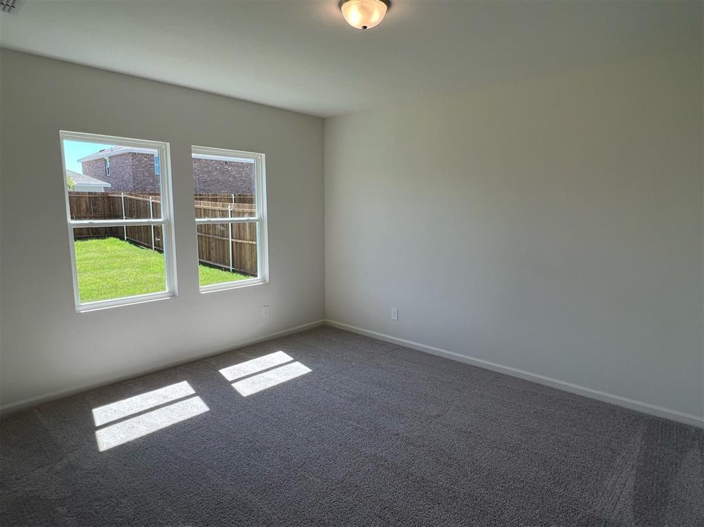 752 Richmond Drive Property Photo 9