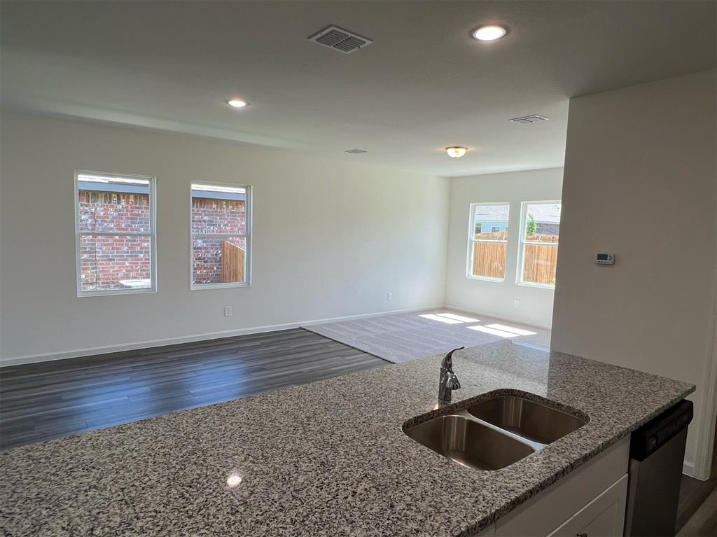 752 Richmond Drive Property Photo 13