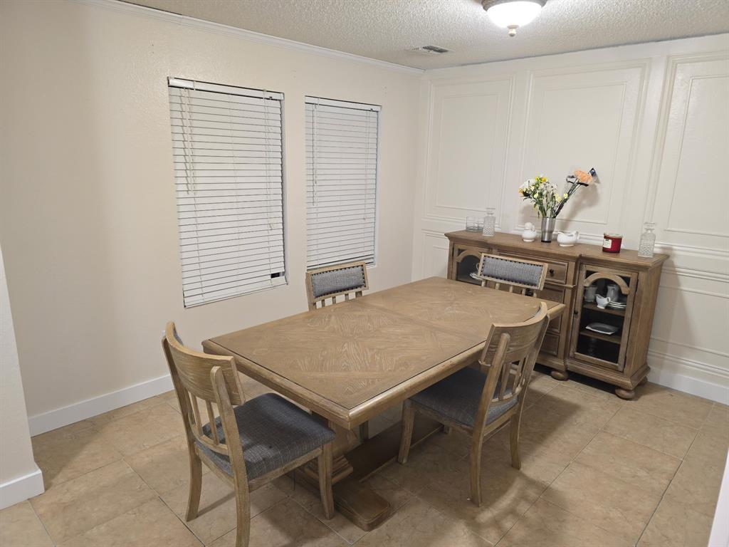 3813 Summer Hill Drive Property Photo 3
