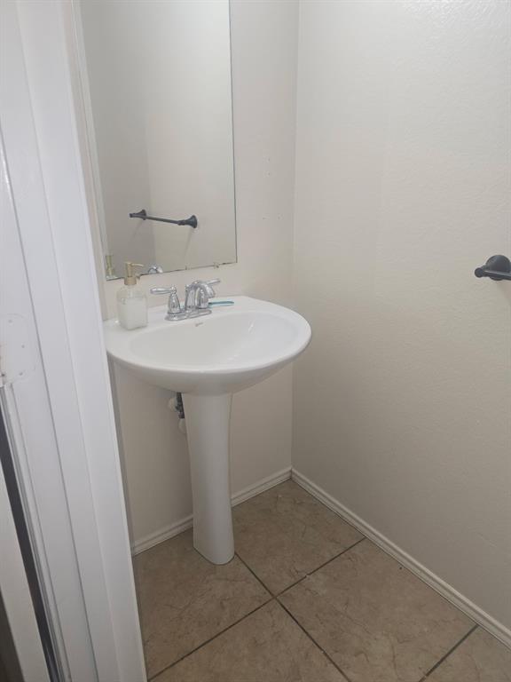 3813 Summer Hill Drive Property Photo 13