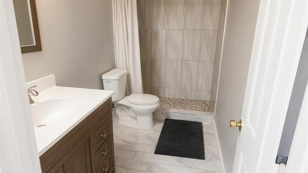 3813 Summer Hill Drive Property Photo 17