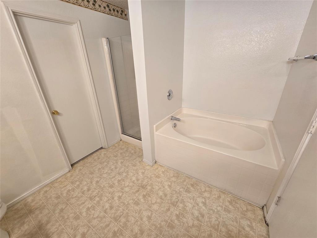 3813 Summer Hill Drive Property Photo 22