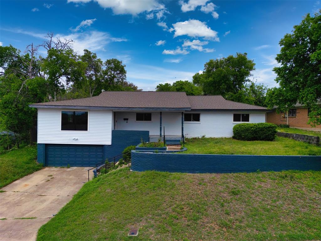 7401 Trimble Drive Property Photo 1