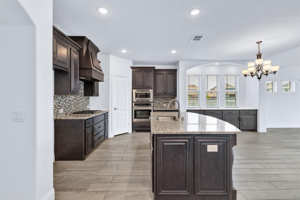 7521 Windy Meadow Drive Property Photo 6