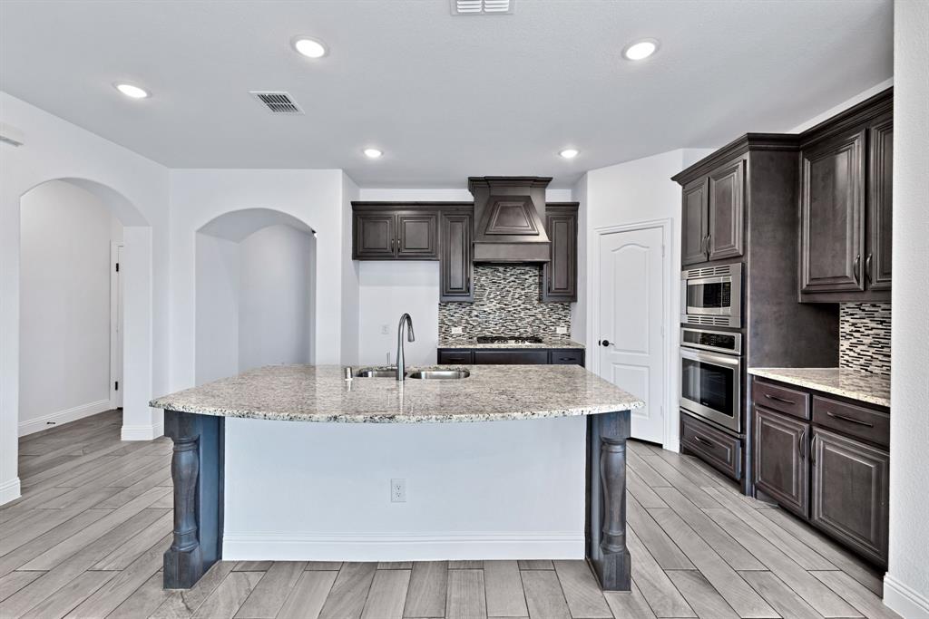 7521 Windy Meadow Drive Property Photo 9