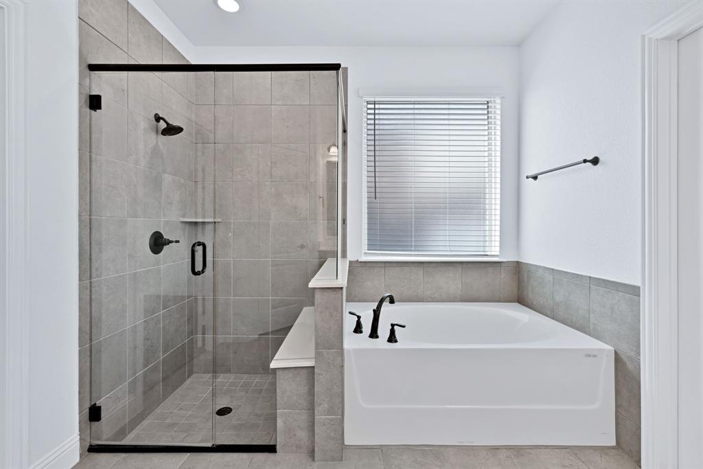 7521 Windy Meadow Drive Property Photo 16