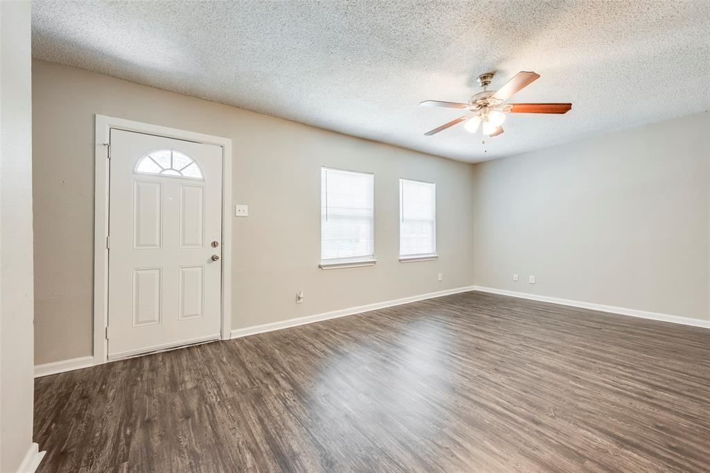 601 Biggs Terrace Property Photo 3