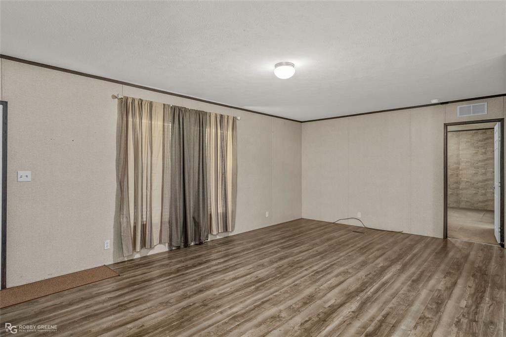 313 Cass Pvt Drive Property Photo 6
