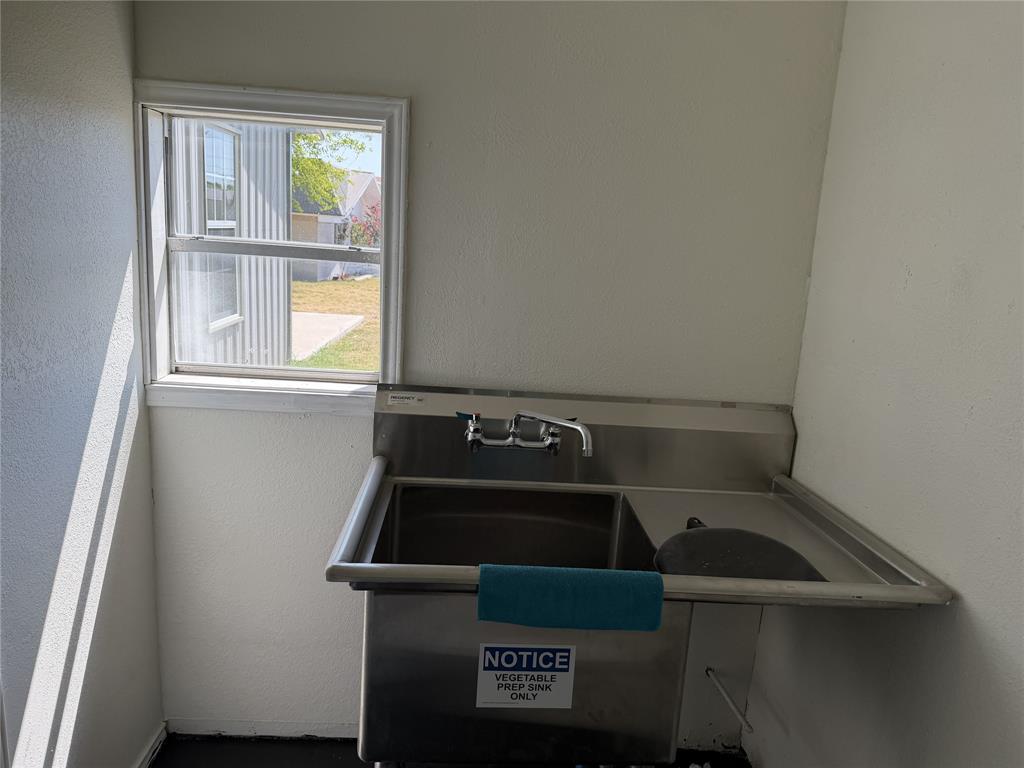 101 Houston Street Property Photo 7