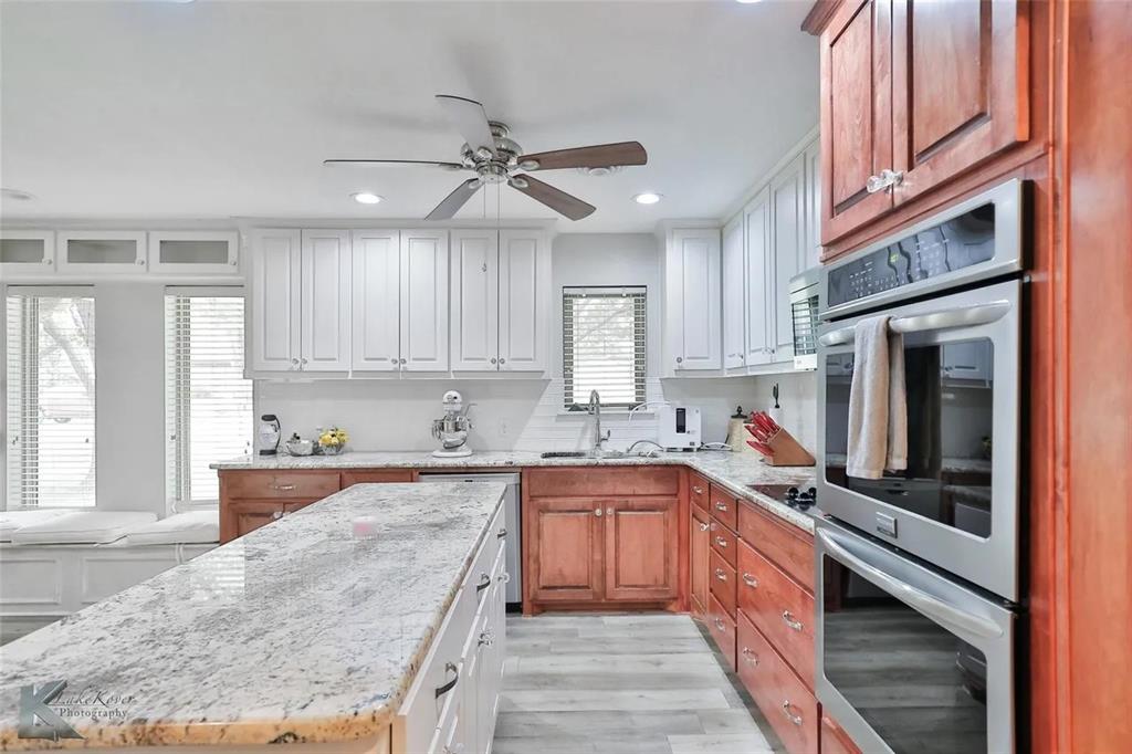 718 Green Valley Drive Property Photo 5