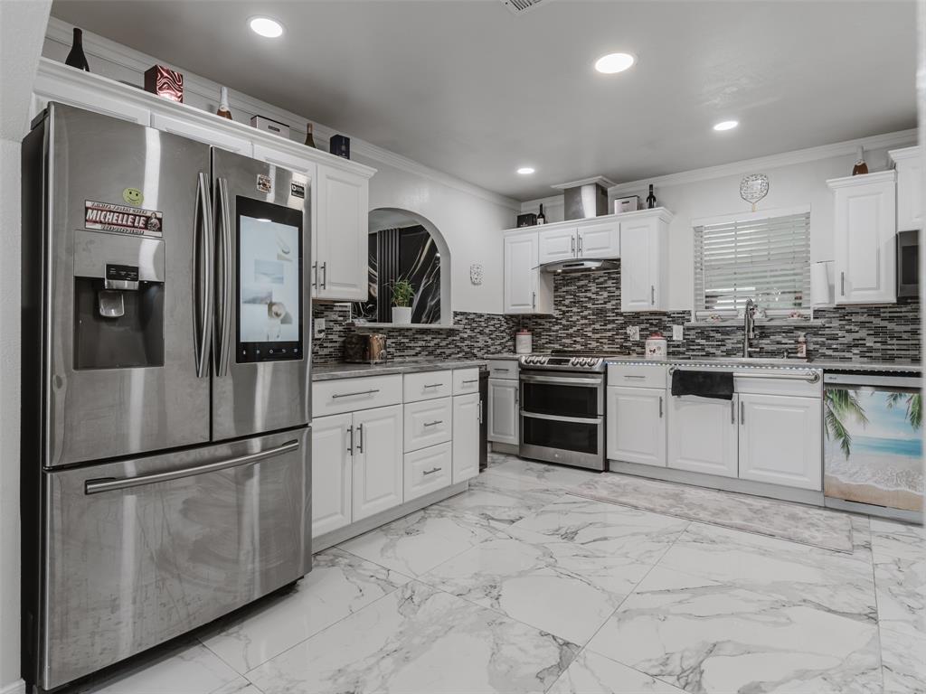 500 Oakwood Drive Property Photo 11