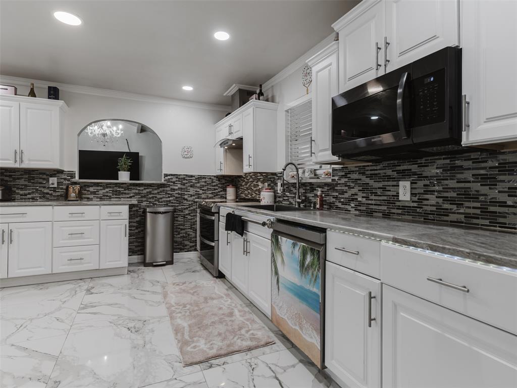 500 Oakwood Drive Property Photo 12