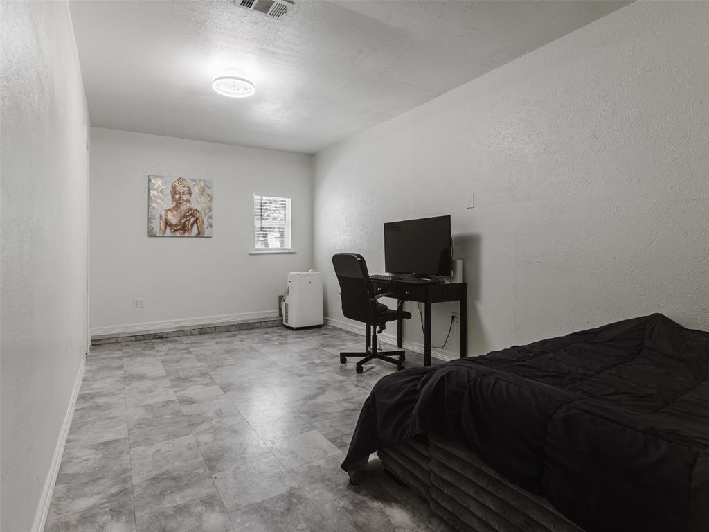 500 Oakwood Drive Property Photo 16