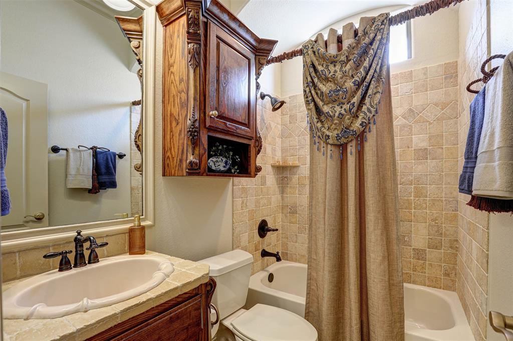 2141 Farrington Lane Property Photo 6