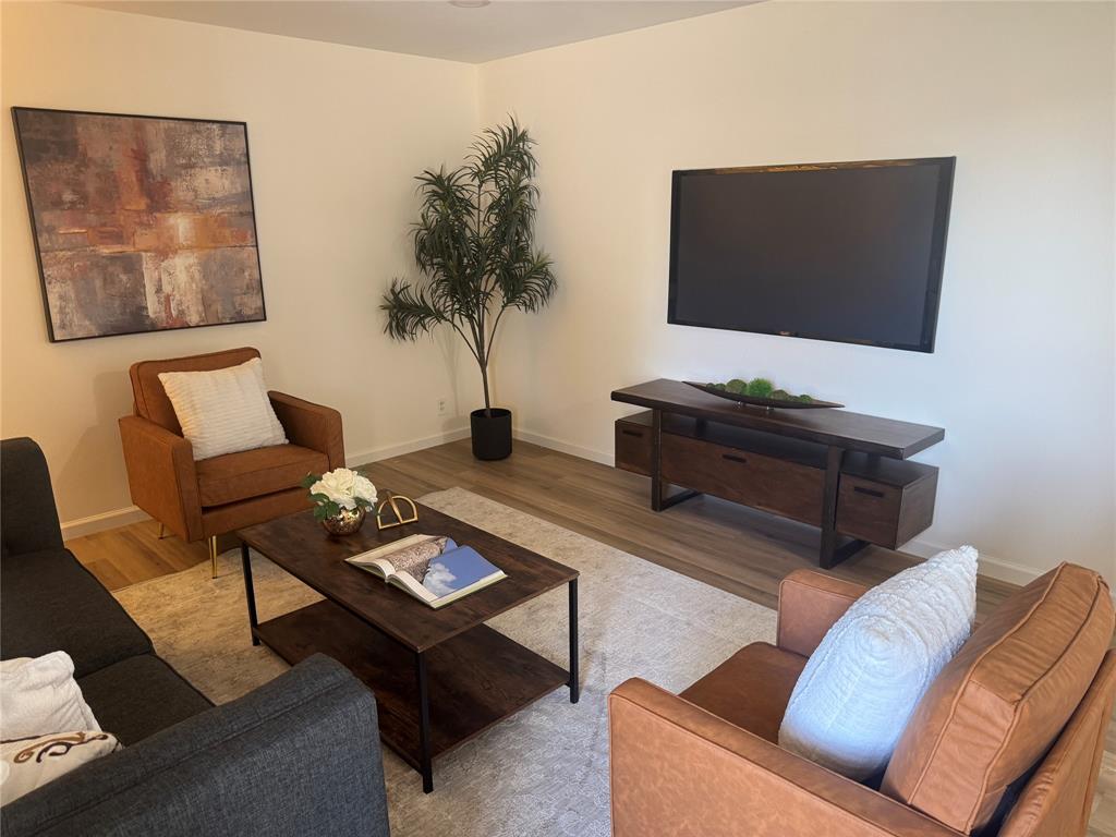 1306 Amherst Drive Property Photo 3