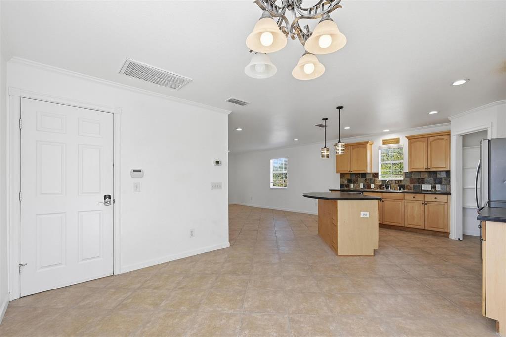 633 Rose Garden Drive 2 Property Photo 5
