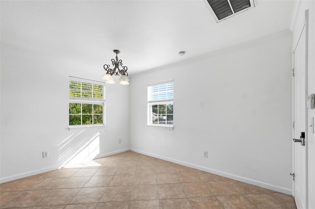 633 Rose Garden Drive 2 Property Photo 9