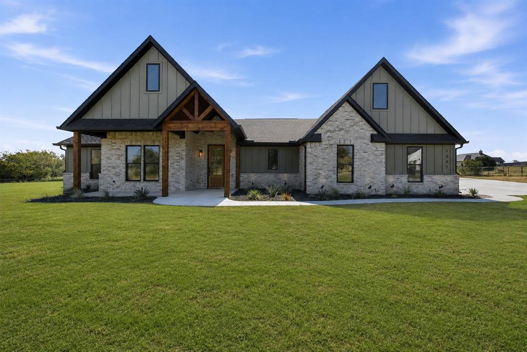 1047 Pioneer Crossing Property Photo 1