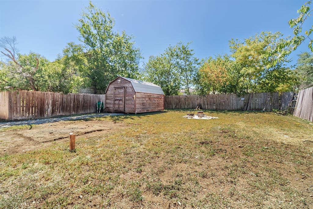 301 W 7th Street Property Photo 9