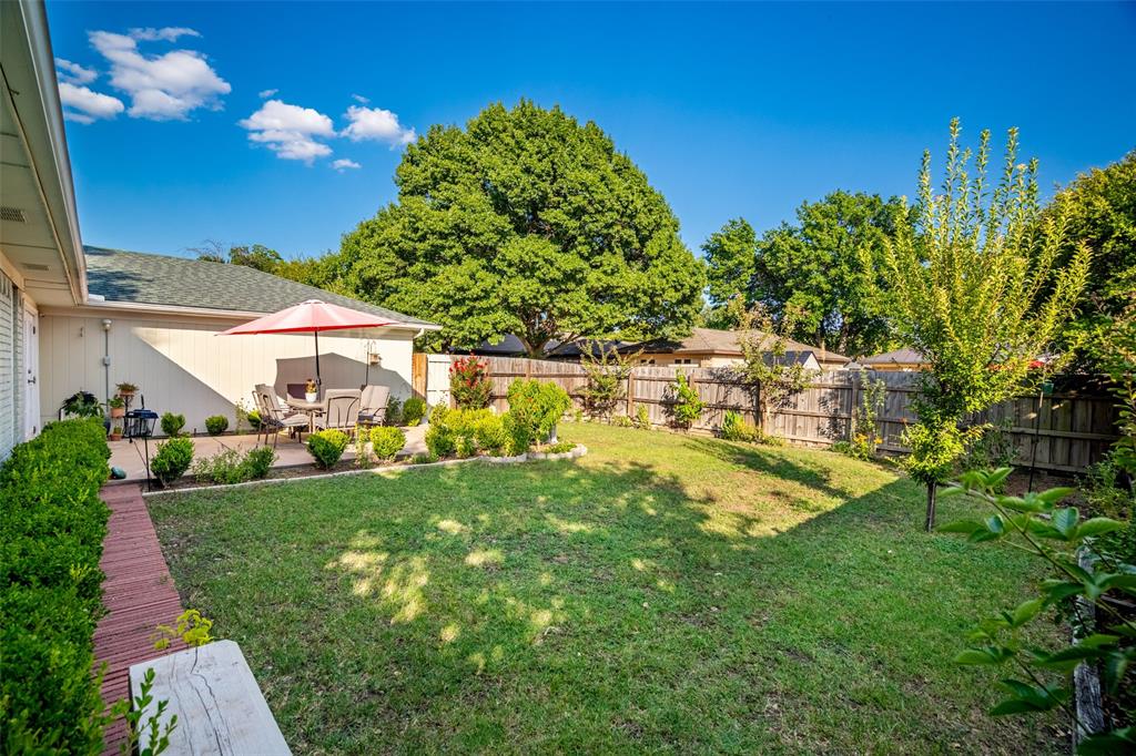 2304 Glen Forest Lane Property Photo 11