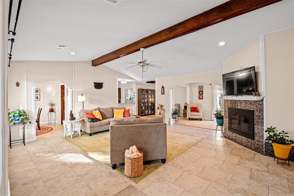 2304 Glen Forest Lane Property Photo 12