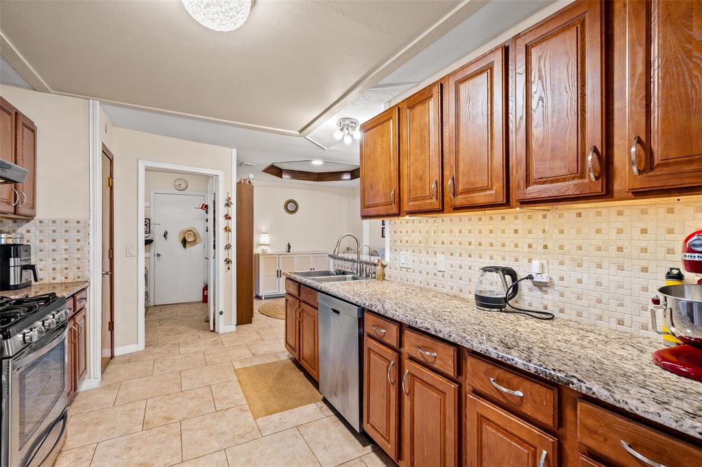 2304 Glen Forest Lane Property Photo 15