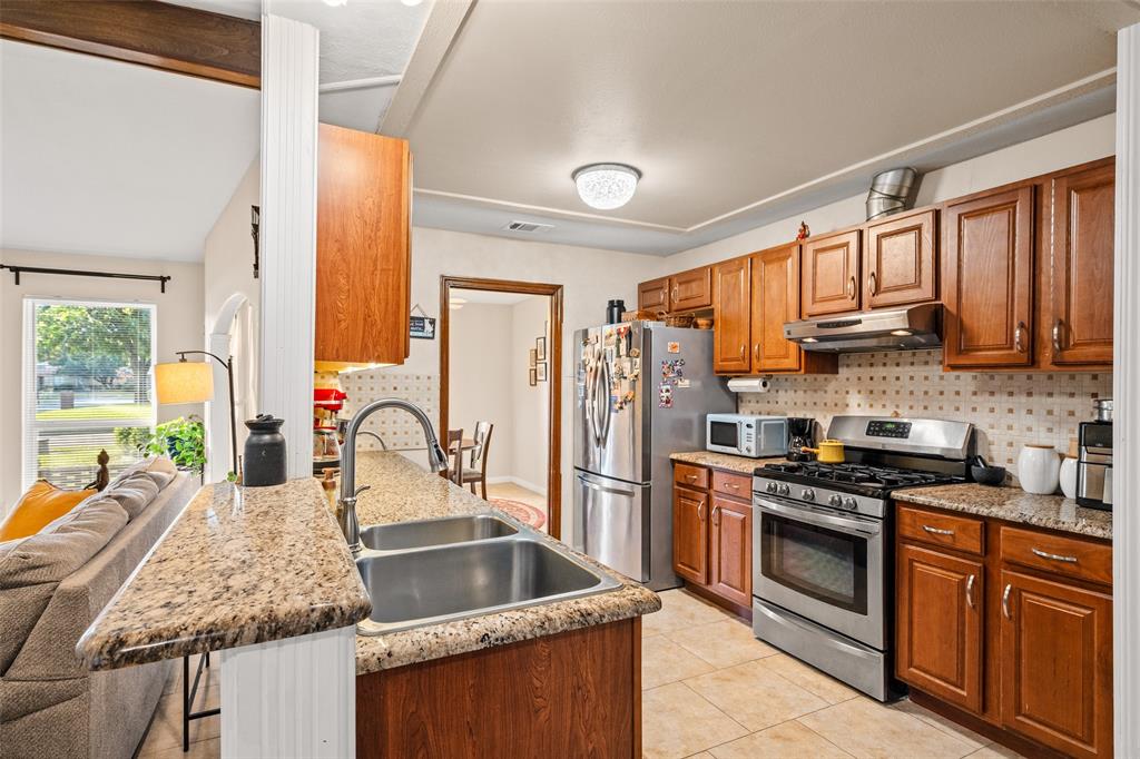 2304 Glen Forest Lane Property Photo 16