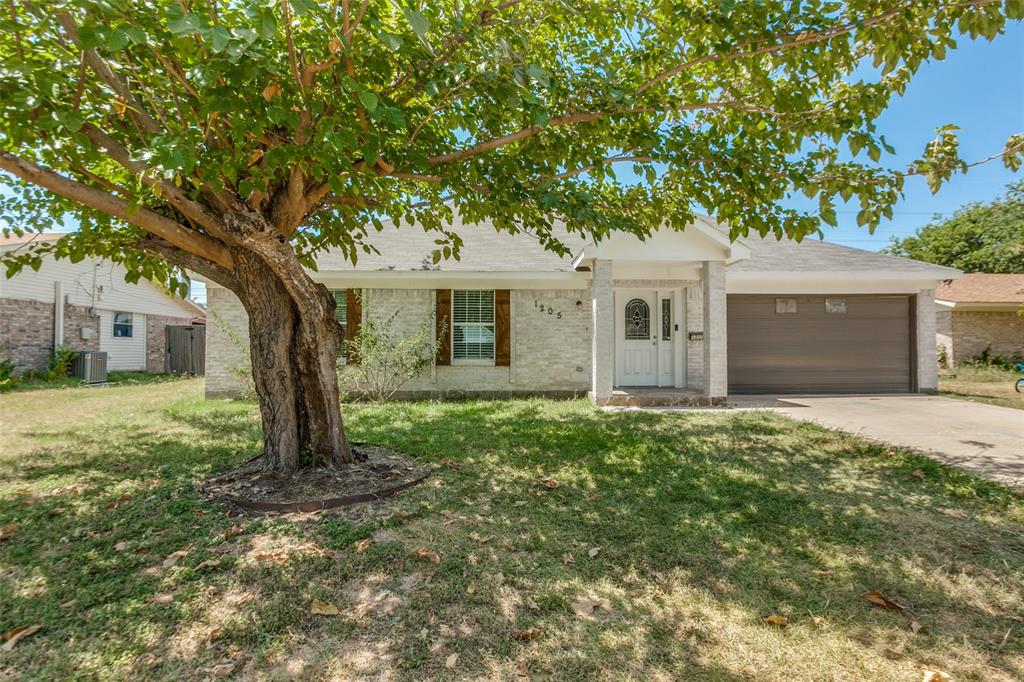1205 Briarcove Drive Property Photo 6