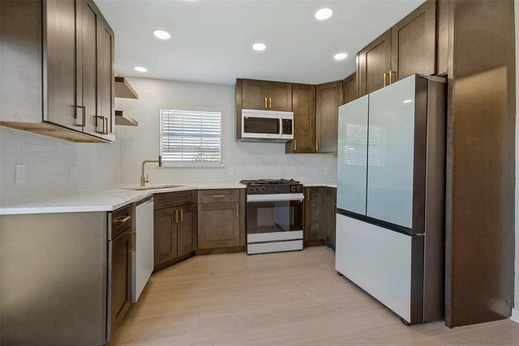 1205 Briarcove Drive Property Photo 13