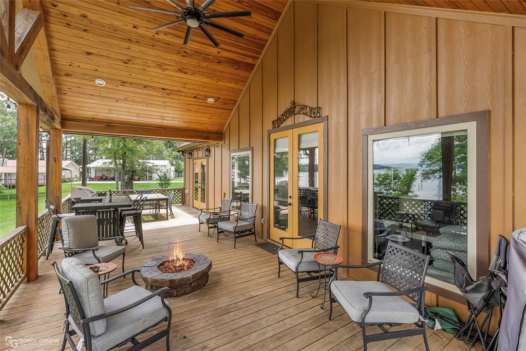 1072 Featherston Road Property Photo 3