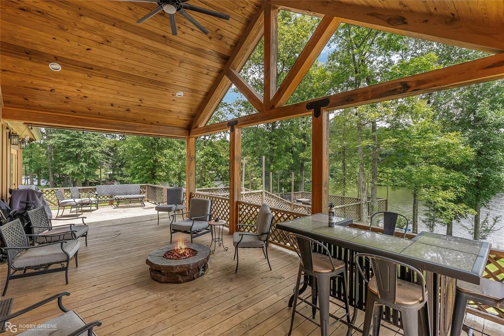 1072 Featherston Road Property Photo 4