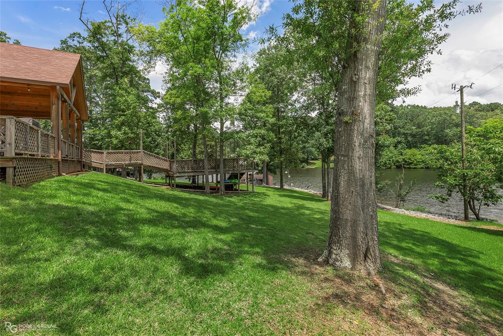 1072 Featherston Road Property Photo 8