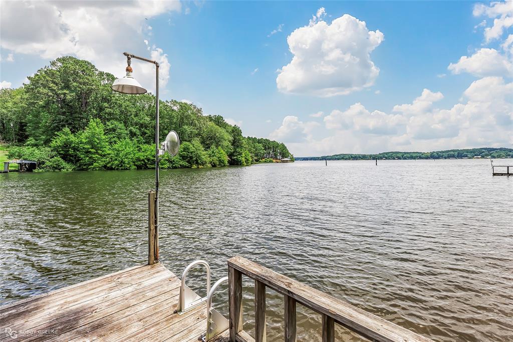 1072 Featherston Road Property Photo 12