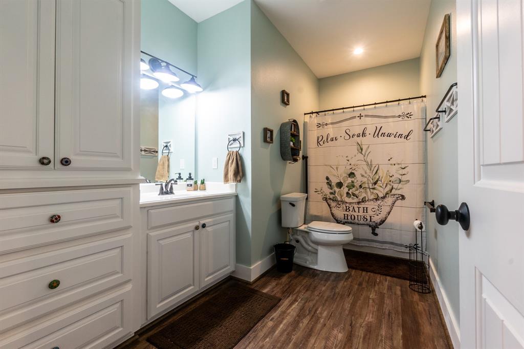 1072 Featherston Road Property Photo 32